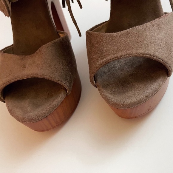 Mi.iM Taupe Platform Heels with Fringe and Wood Accents Boho Festival - Picture 6 of 11